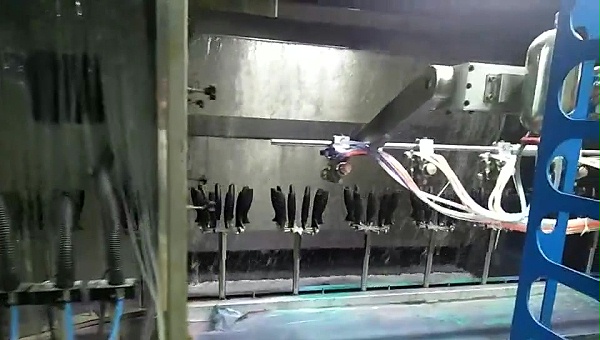 刀柄两喷两烤自动化流水线 