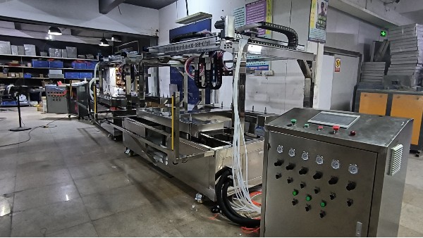 塑胶配件八轴自动<i style='color:red'>喷胶设备</i>