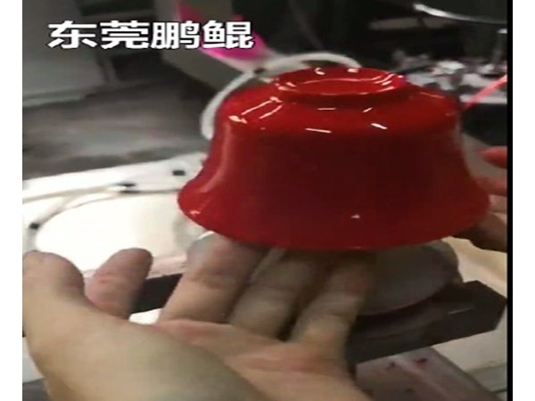 使用<i style='color:red'>陶瓷自动喷涂设备</i>的优点有哪些？