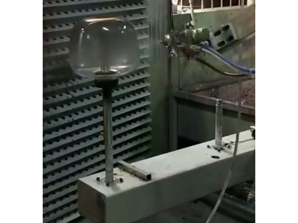 玻璃灯罩外壁六轴喷涂没备